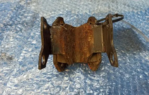 Jaguar XJS Rear differential/diff mount bracket 