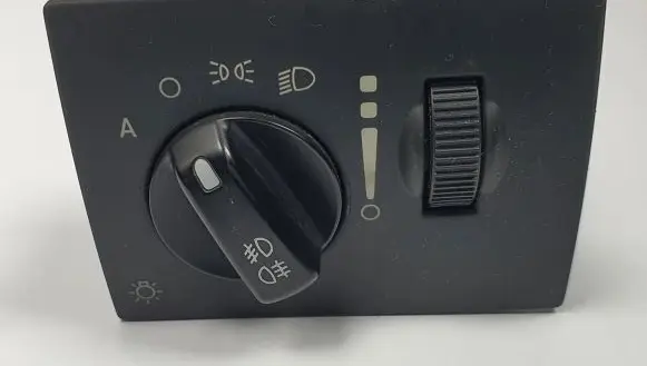 Chrysler 300 - 300C Headlight level height control switch P68020012AB