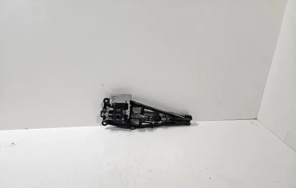 Rear door exterior handle/bracket