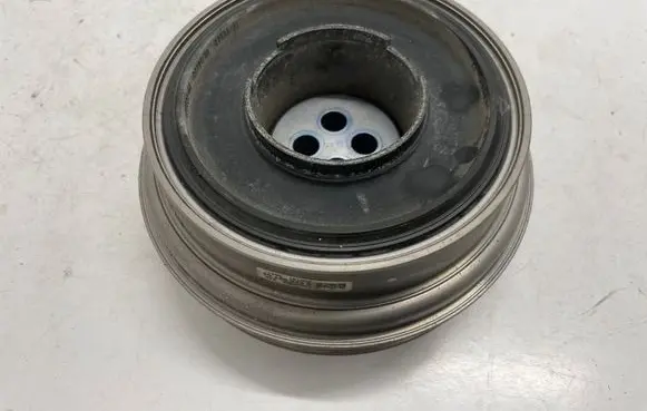 BMW 1 F40 Crankshaft pulley 8579927