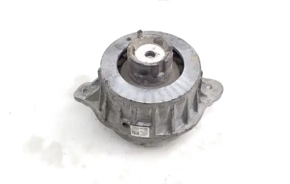 Mercedes-Benz E W213 Engine mount bracket A2132400600