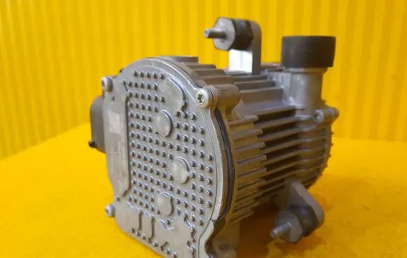 Audi A3 S3 8V Secondary air pump 04E959135C RY3903001