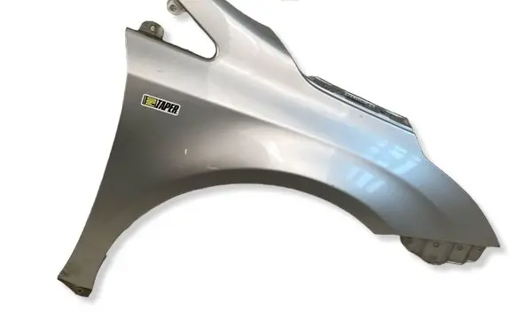 Toyota Avensis T270 Fender 