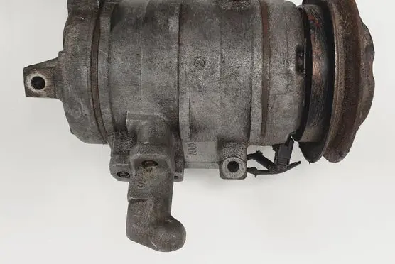 Mitsubishi Pajero Air conditioning (A/C) compressor (pump) 447260-6502