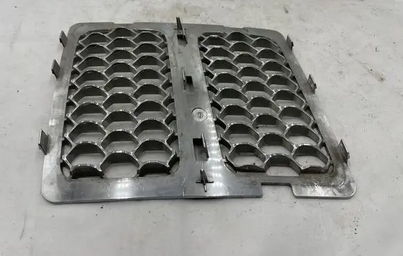 Jeep Grand Cherokee Front bumper upper radiator grill 68145206AB