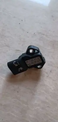 Audi A4 S4 B7 8E 8H Air pressure sensor 038906051C 0281002401
