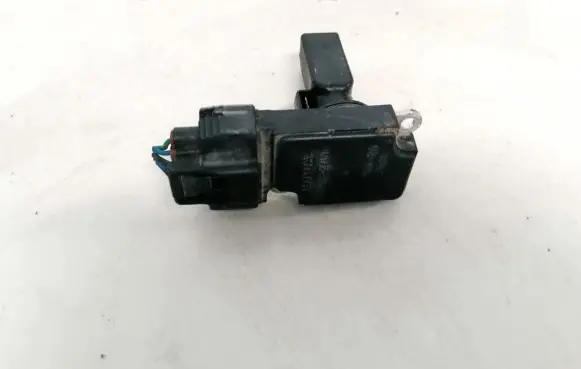 Toyota Corolla E120 E130 Mass air flow meter 2220427010 22204-27010