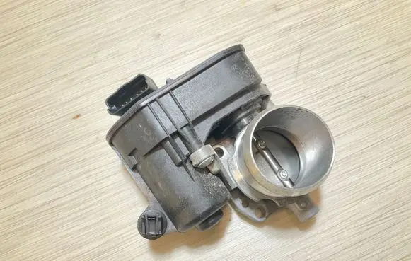 Opel Corsa F Throttle valve 9801942080