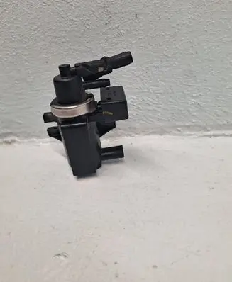 Mercedes-Benz B W245 Vacuum valve A0051535528