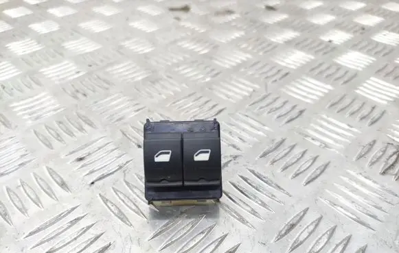 Citroen C4 Cactus Electric window control switch 98106397ZD