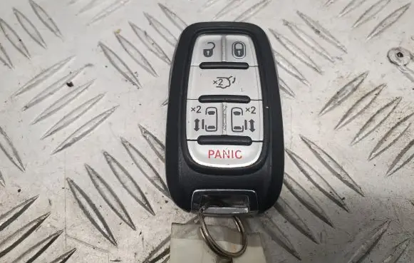 Chrysler Pacifica Ignition key/card 