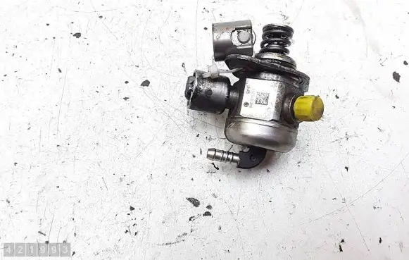 Audi A1 Fuel injection high pressure pump 04e127025b