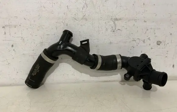 Engine coolant pipe/hose