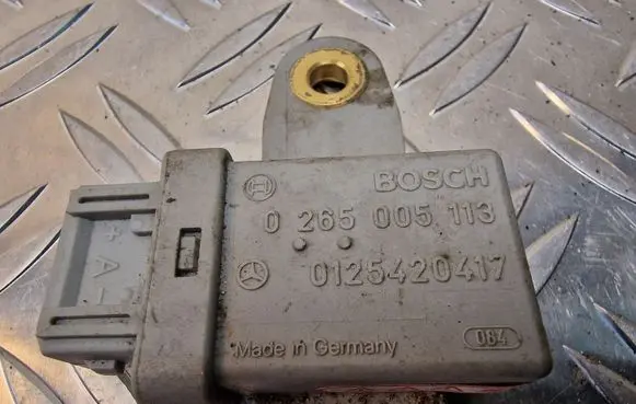 Mercedes-Benz A W168 ESP acceleration yaw rate sensor 0125420417