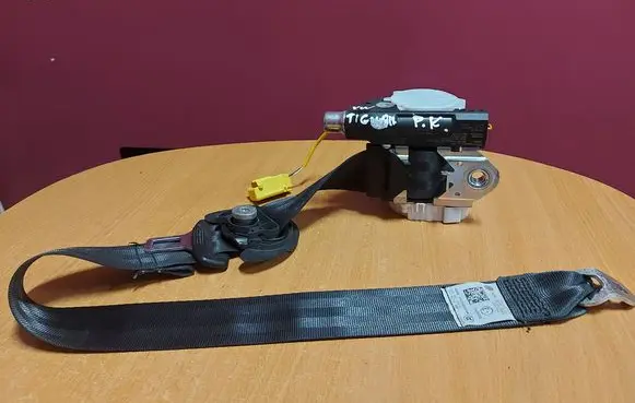 Volkswagen Tiguan Front seatbelt 5N2857705A