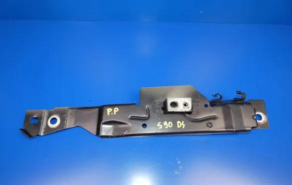 Volvo S90, V90 Fender mounting bracket 