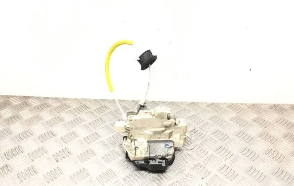 Audi A4 S4 B6 8E 8H Rear door lock 8E0839015AA
