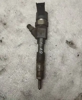 Volvo S40, V40 Fuel injector 0445110021