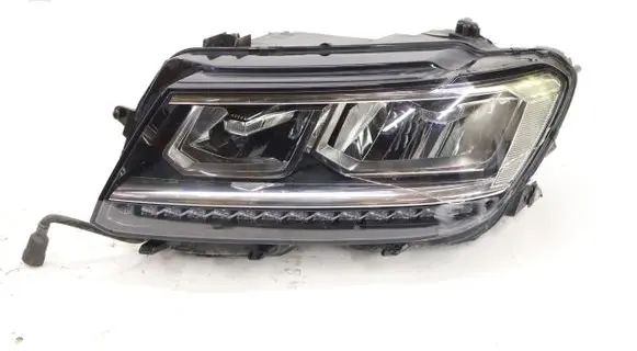 Volkswagen Tiguan Headlight/headlamp 5NB941035B