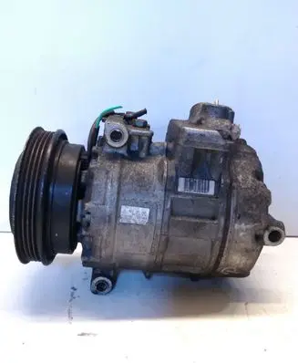 Volkswagen PASSAT B5.5 Air conditioning (A/C) compressor (pump) 8D0260805J 8D0260808