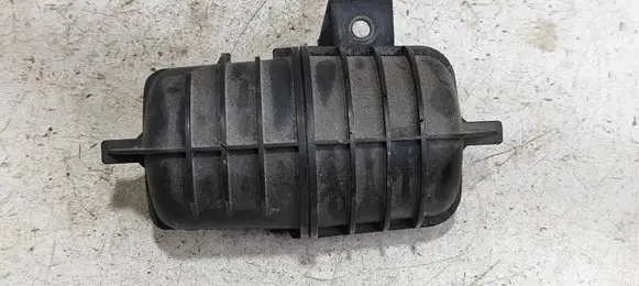 Vacuum air tank