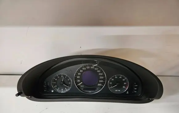 Mercedes-Benz CLK A209 C209 Speedometer (instrument cluster) A2095400111 110080140002