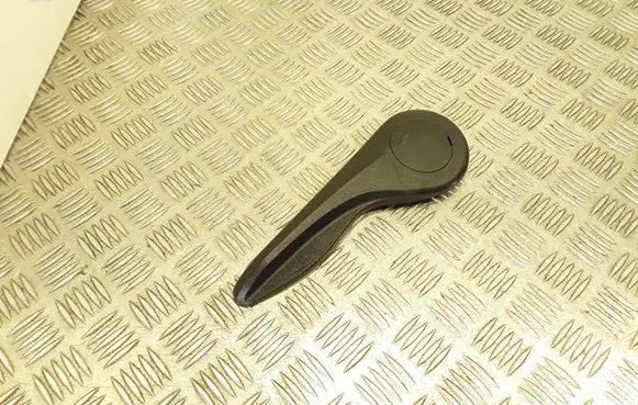 Hyundai ix35 Seat adjustment handle 1820222N