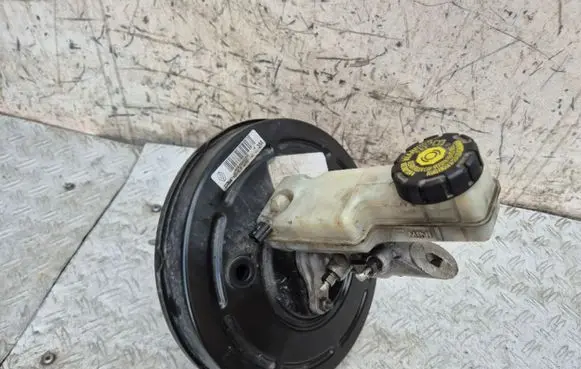 Renault Megane III Brake booster 47210005R