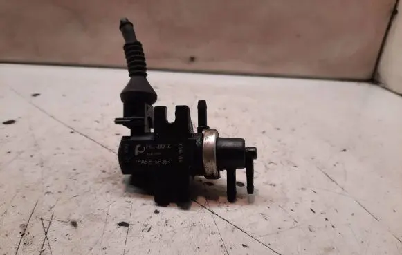 Volkswagen PASSAT B5 Turbo solenoid valve 1H0906627