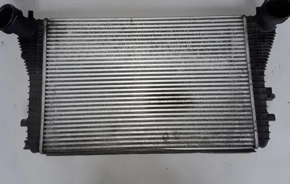 Volkswagen Touran I Intercooler radiator 1K0145803L