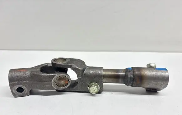 Toyota Avensis T250 Steering column universal joint 