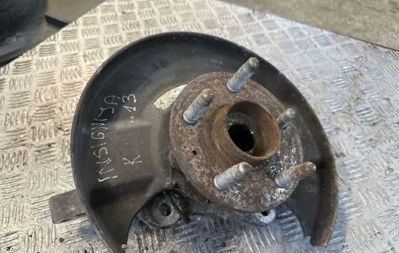 Opel Insignia A Front wheel hub