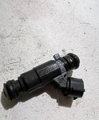 Audi A6 S6 C6 4F Fuel injector 079133551B