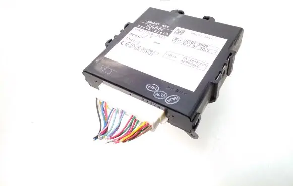 Toyota Auris 150 Keyless (KESSY) go control unit/module 8999002010 MB2325002333