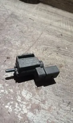 Volkswagen Golf V Turbo solenoid valve 037906283C