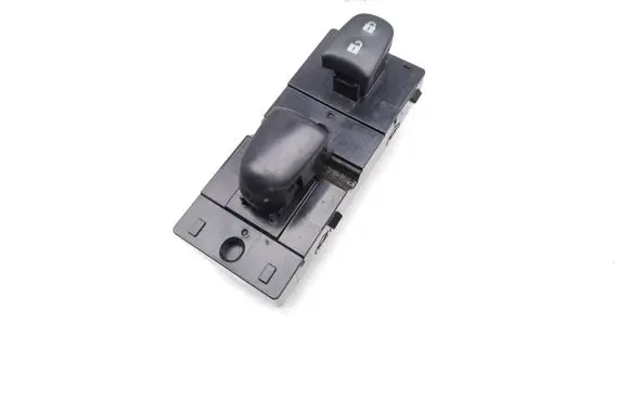 Nissan Qashqai Electric window control switch 
