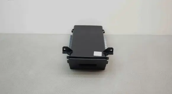 Volkswagen Touran III Glove box 5TA861801