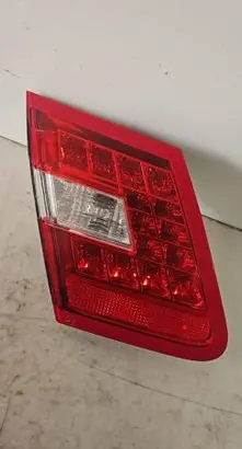 Tailgate rear/tail lights