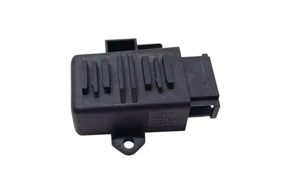 Volkswagen Tiguan Seat heating relay 1K0959772