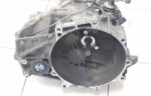 Mitsubishi Grandis Manual 5 speed gearbox F6MBA