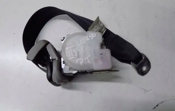 Toyota Corolla Verso AR10 Seat belt trim 7L1550