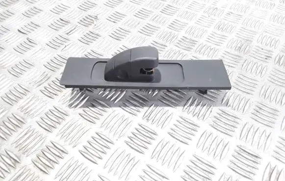 Ford Fiesta Seat belt height adjuster H1BBA611C46AE