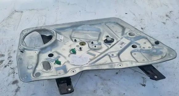 Volkswagen Tiguan Sliding door window regulator with motor 5N1837729A