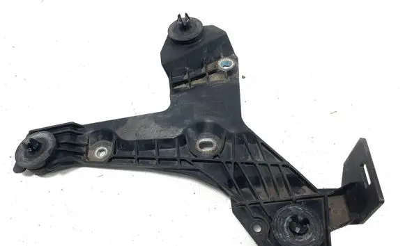 Volvo S60 Air filter cleaner box bracket assembly 30636575