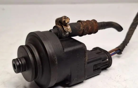 BMW 5 E60 E61 Fuel filter heater 7788702 13327788702
