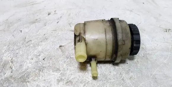 KIA Sorento Power steering fluid tank/reservoir