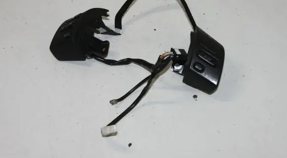 Toyota Corolla Verso E121 Steering wheel buttons/switches 