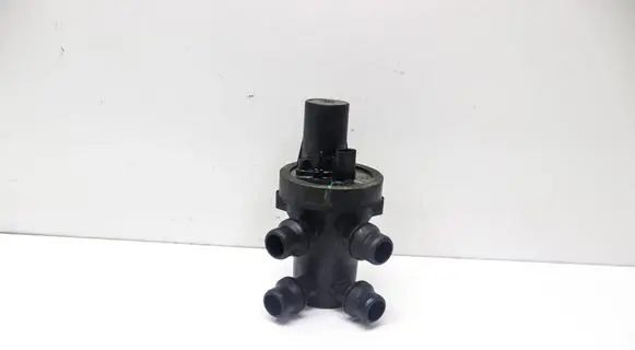 Land Rover Range Rover Sport L461 Electric auxiliary coolant/water pump M8E28D108AC