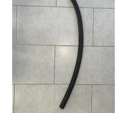Chevrolet Corvette C8 Rubber seal front coupe door window 84472382