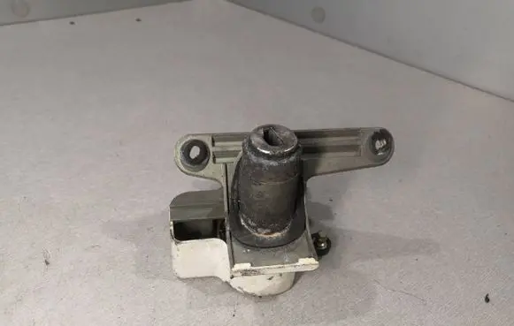 Audi A4 S4 B5 8D Tailgate exterior lock 8D9827573A